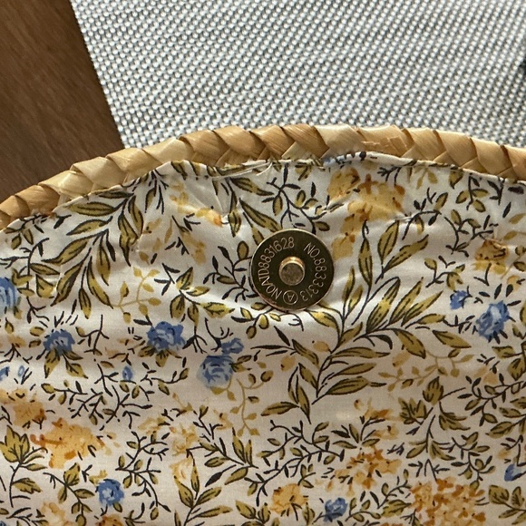 NWOT Woven Mrs Clutch Bag - Picture 3 of 3